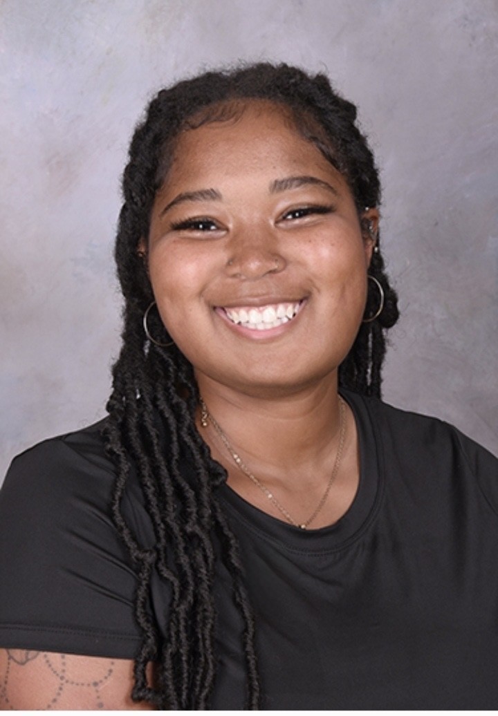 Aulisea  Thomas, DVM